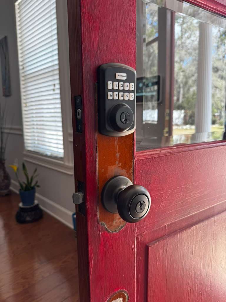 Storefront Glass Door Lock in The Villages, FL — Locksmith Enforcement